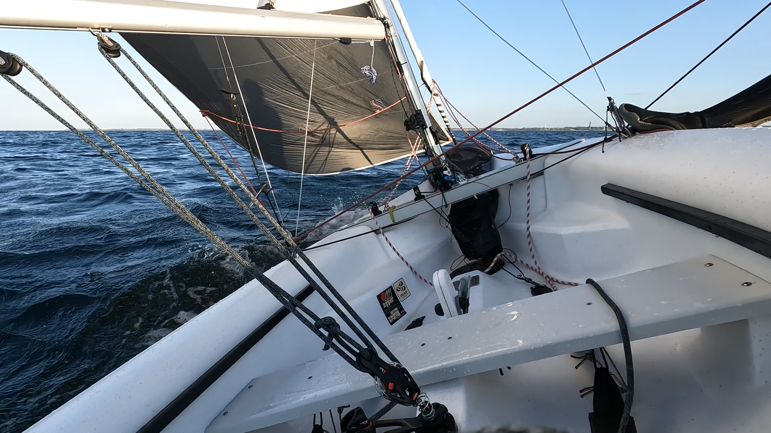 Magno.00 23 26 06.Standbild034